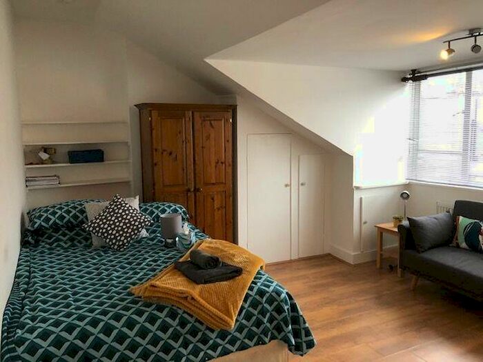 Studio To Rent In Hamilton Gardens, St John's Wood, London, NW8