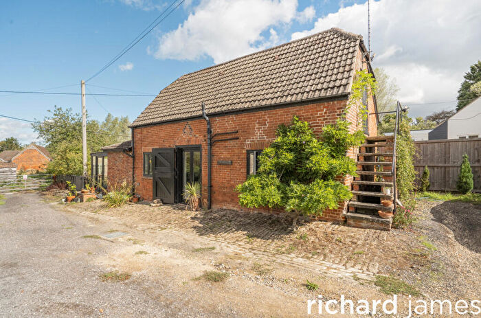 2 Bedroom Detached House For Sale In Pinnells Farm, Grittenham, SN15