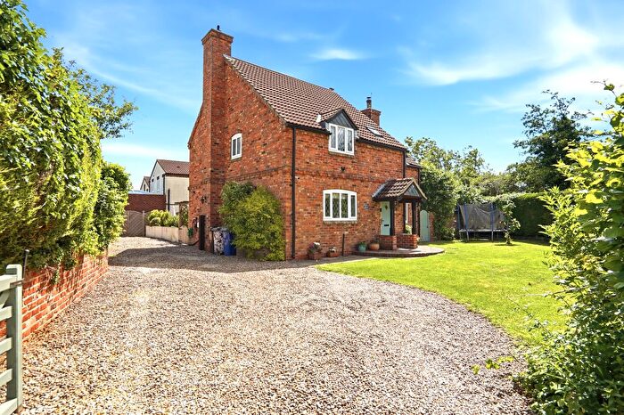 4 Bedroom Detached House For Sale In Gateforth Lane, West Haddlesey, North Yorkshire, YO8