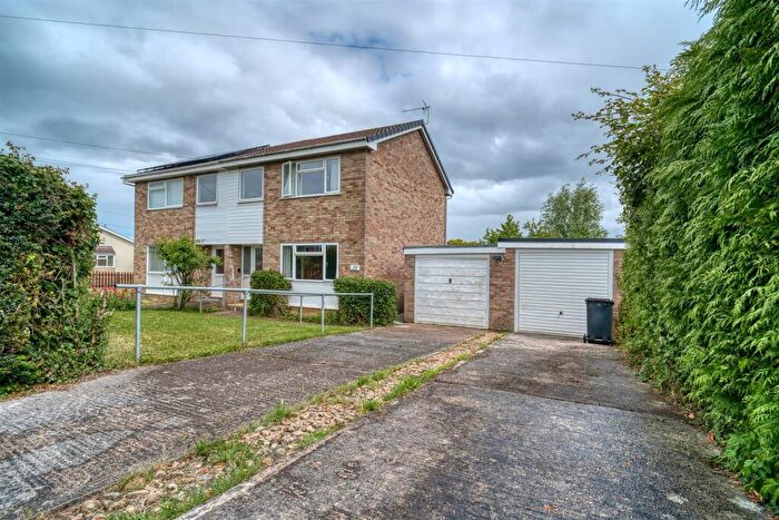 3 Bedroom Semi-Detached House For Sale In Blackmore Road, Stalbridge, DT10