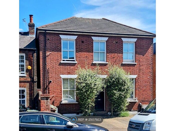 1 Bedroom Flat To Rent In Lattimore Road, St. Albans, AL1