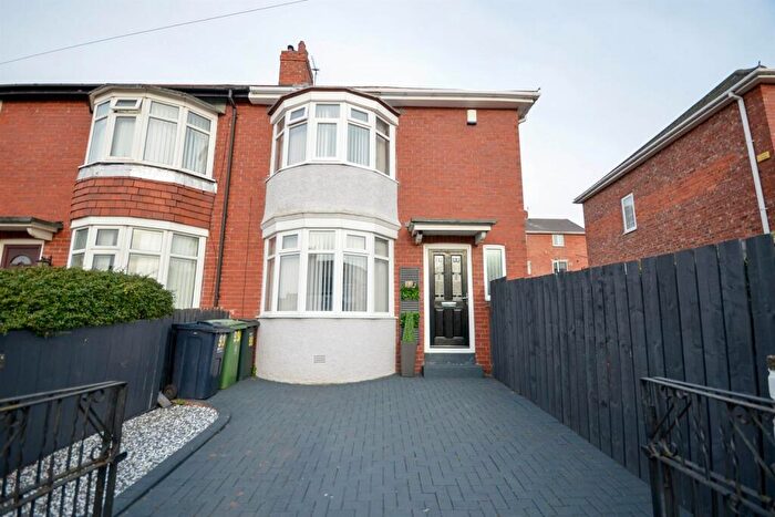 2 Bedroom Semi-Detached House For Sale In Grange Terrace, Gateshead, NE9