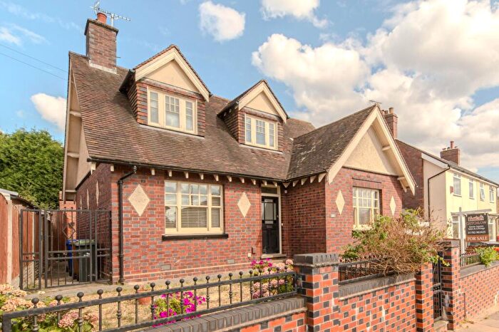 4 Bedroom Detached House For Sale In Trent Valley Road, Stoke-On-Trent, ST4