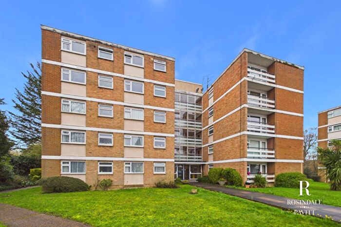 2 Bedroom Flat For Sale In Shirley Road, Wallington, SM6