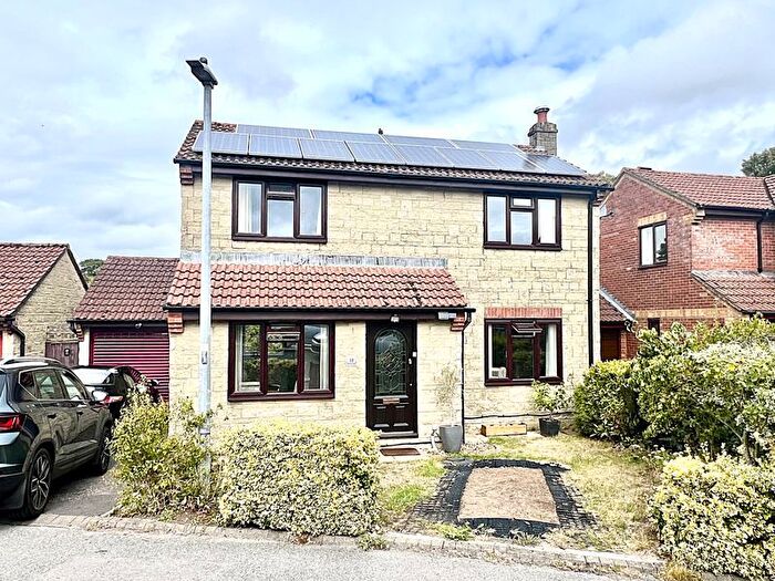 3 Bedroom Detached House For Sale In Wenhill Heights, Calne, SN11