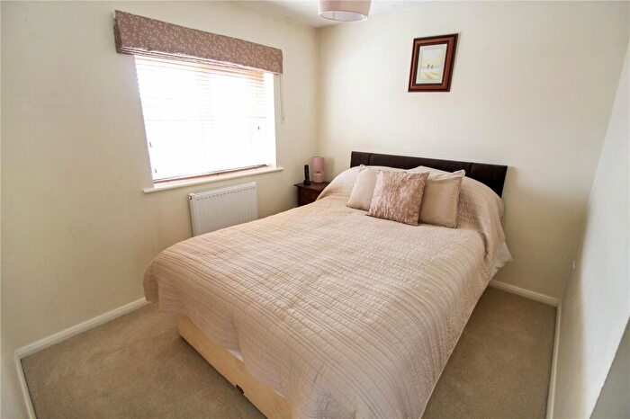 3 Bedroom End Of Terrace House For Sale In Gamekeepers Close, Swindon, Wiltshire, SN25