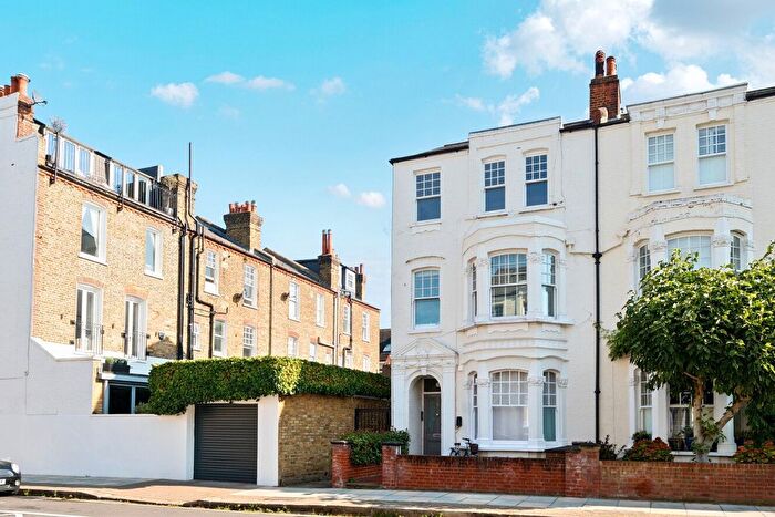 2 Bedroom Flat For Sale In Carmalt Gardens, Putney, London, SW15