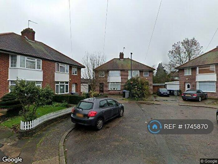 6 Bedroom Semi-Detached House To Rent In Oak Gardens, Edgeware, HA8