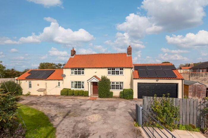 5 Bedroom Detached House For Sale In Water Lane, Sherburn, Malton, YO17