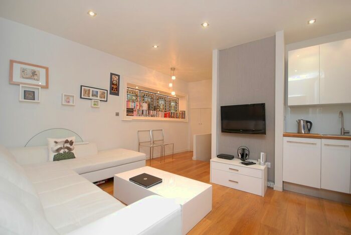 1 Bedroom Flat To Rent In Eardley Crescent, Earls Court, SW5