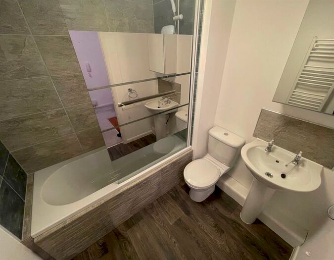 2 Bedroom Flat To Rent In Acklam Court, Beverley, HU17