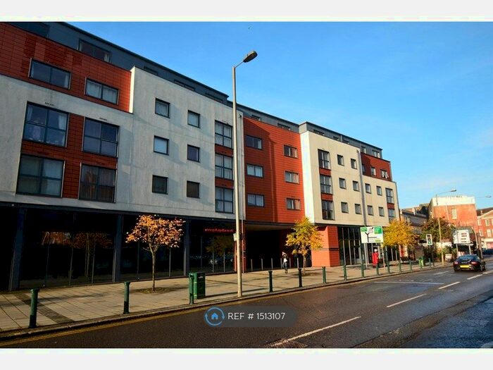 1 Bedroom Flat To Rent In Capitol Square, Epsom, KT17