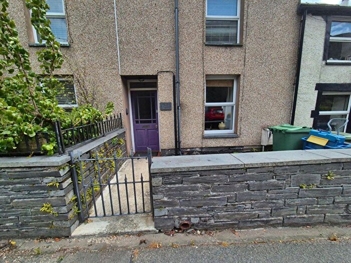 2 Bedroom Terraced House To Rent In Glandwr Terrace, Blaenau Ffestiniog, LL41