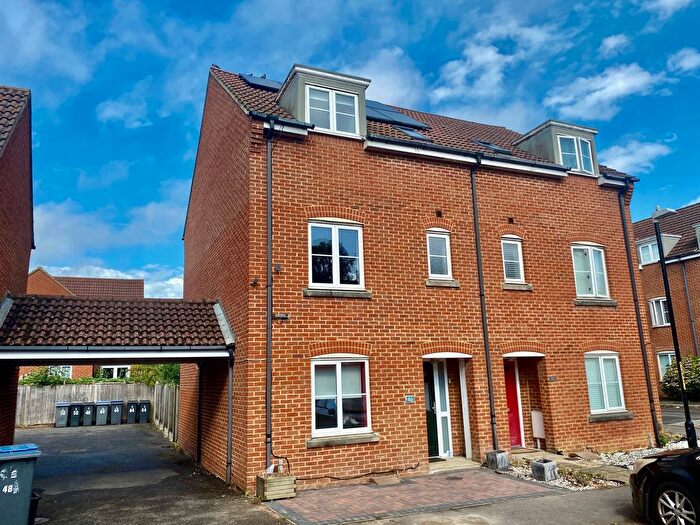 5 Bedroom Semi-Detached House To Rent In Aspen Drive, Whitfield, Dover, CT16