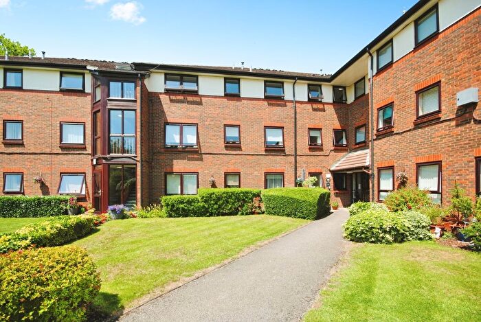 2 Bedroom Flat For Sale In Beken Court, First Avenue, Watford, WD25