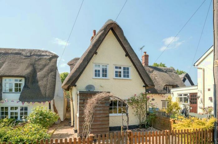 3 Bedroom Cottage For Sale In The Avenue, Bletsoe, Bedford, MK44