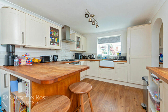 5 Bedroom Town House For Sale In Newport Road, Woburn Sands, MK17