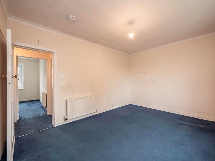 2 Bedroom Flat For Sale In Carrick Knowe Road, Edinburgh, EH12