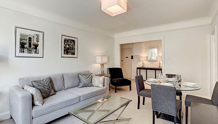 2 Bedroom Flat To Rent In Fulham Road, London, SW3