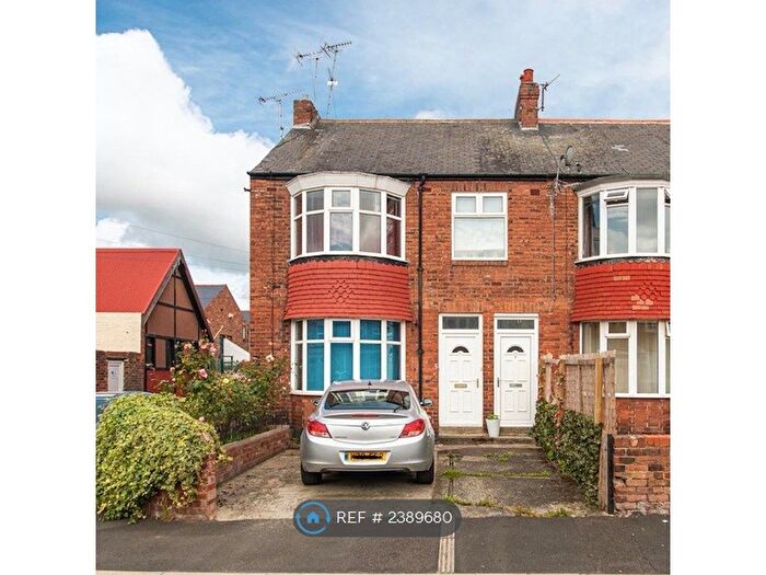 3 Bedroom Flat To Rent In Julian Avenue, Newcastle Upon Tyne, NE6