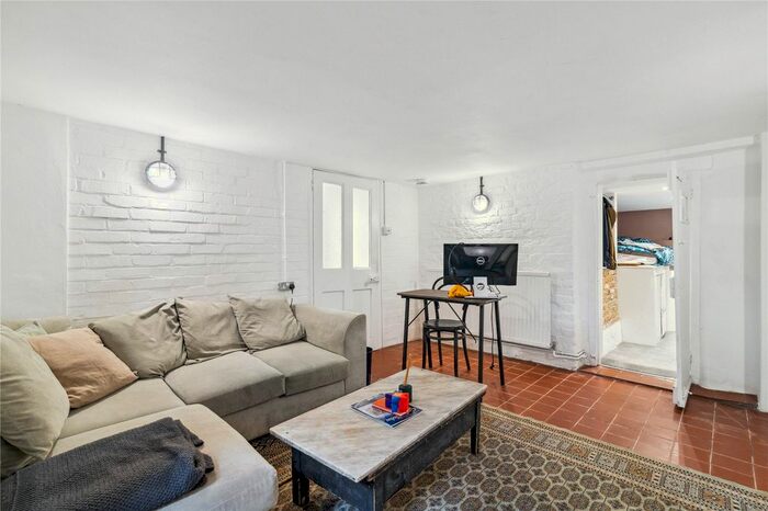 1 Bedroom Flat To Rent In Newington Green Road, Canonbury, N1