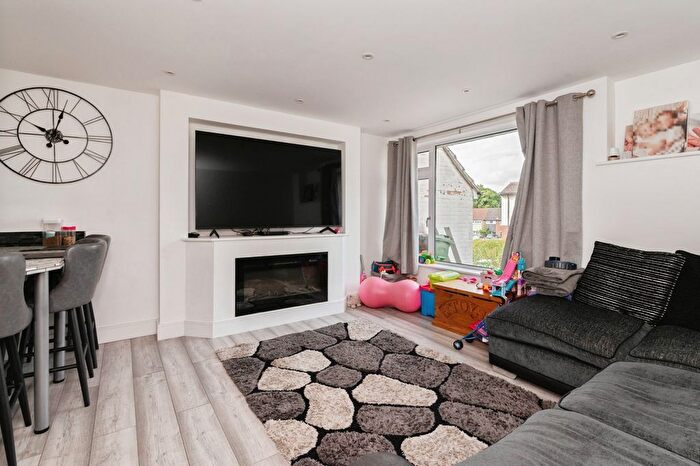 3 Bedroom Terraced House For Sale In Salesbury Drive, Billericay, Essex, CM11
