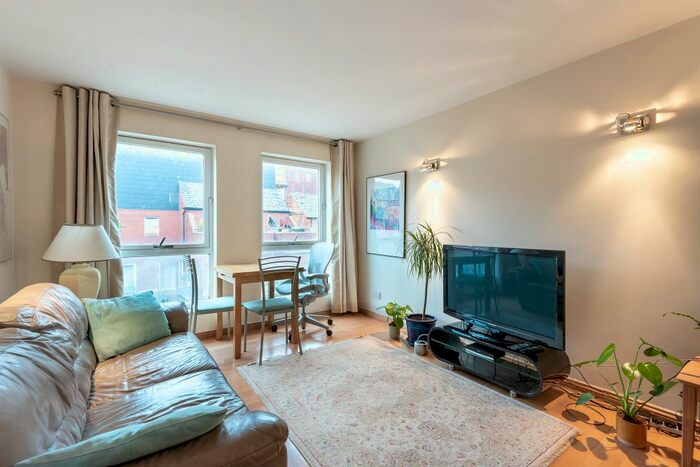 2 Bedroom Flat To Rent In Newport Court, London, WC2H