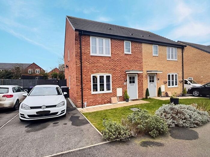 3 Bedroom Semi-Detached House For Sale In Hazelnut Way, Louth, LN11