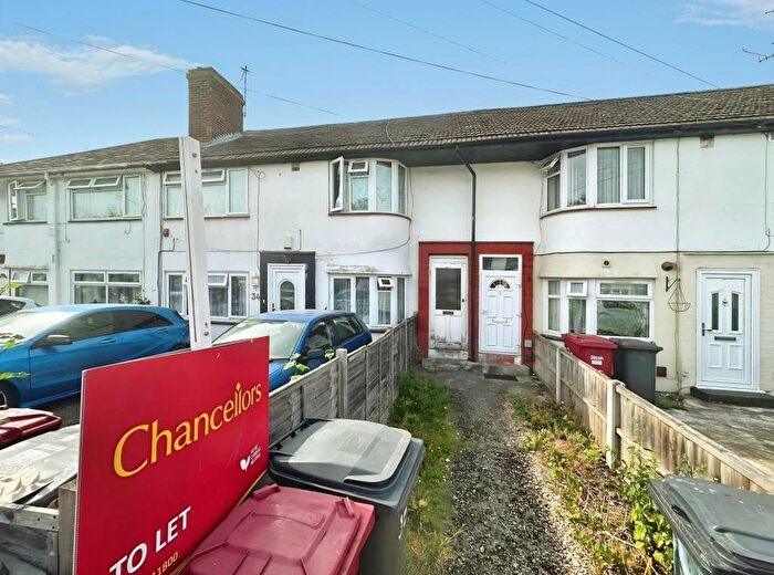 2 Bedroom Maisonette To Rent In Slough, Berkshire, SL2