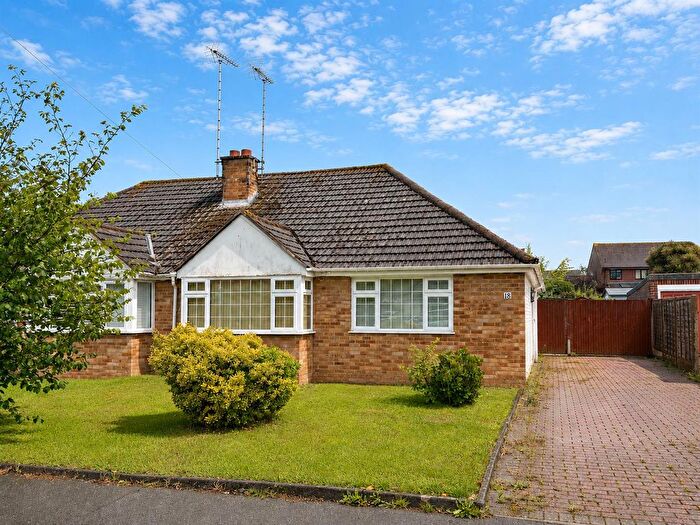 2 Bedroom Bungalow For Sale In Potters Lane, Burgess Hill, RH15