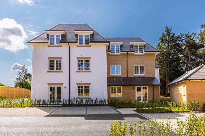 2 Bedroom Flat For Sale In St Leonard’s, Ringwood, BH24