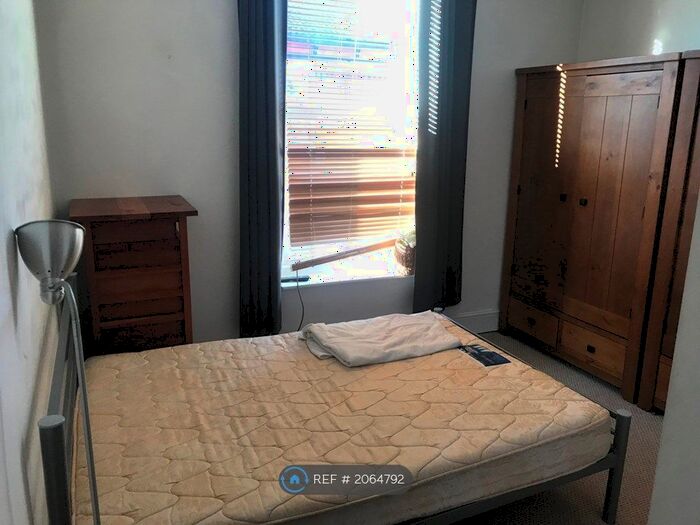 2 Bedroom Terraced House To Rent In Thorn Grove, Manchester, M14