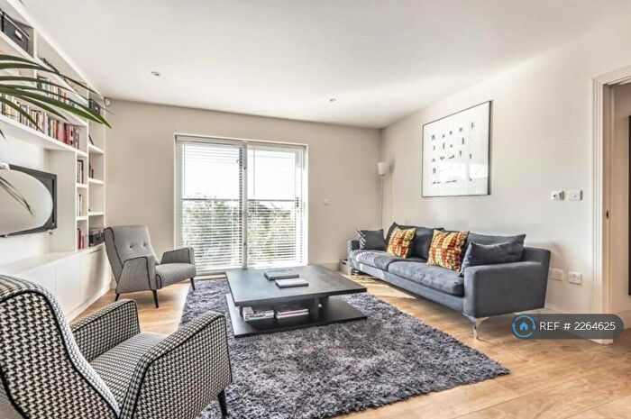 2 Bedroom Flat To Rent In Brockley Park, London, SE23