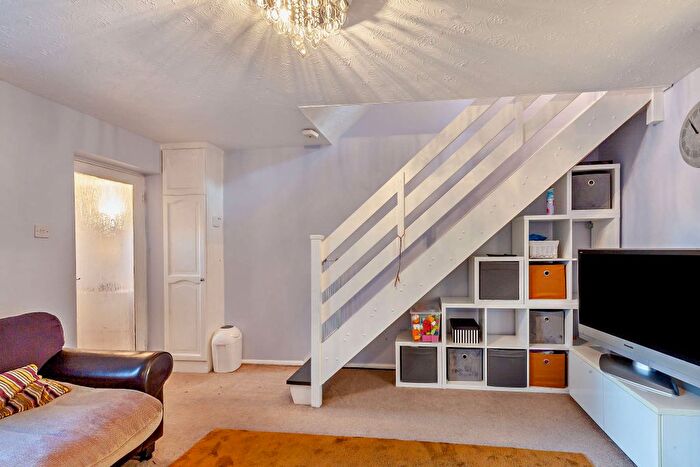 2 Bedroom Terraced House For Sale In Burgess Field, Chelmsford, CM2