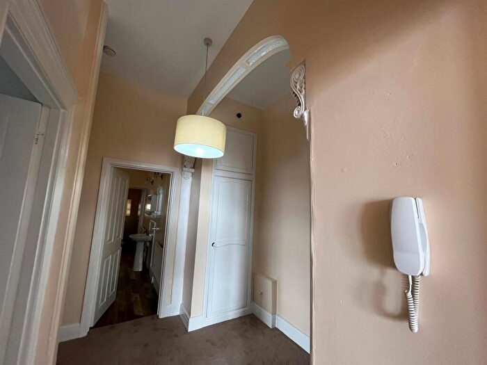 3 Bedroom Flat To Rent In South Road, Weston-Super-Mare, BS23