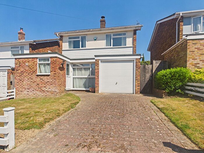 3 Bedroom Detached House For Sale In Henwoods Crescent, Pembury, TN2