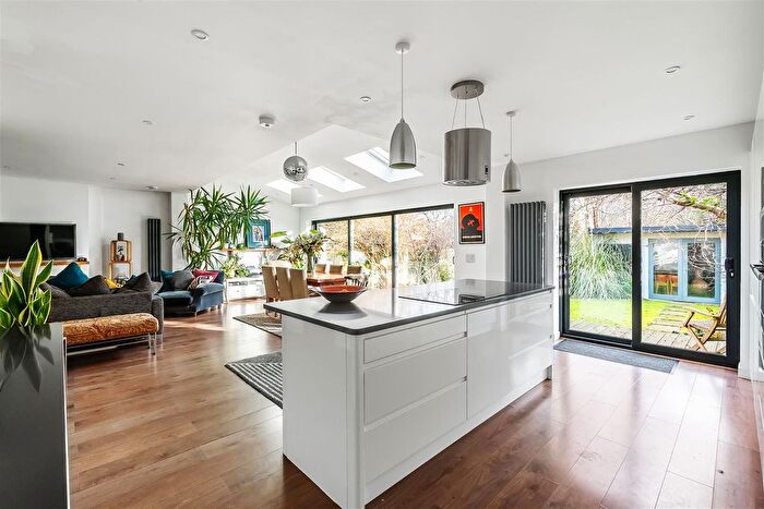 5 Bedroom Detached House For Sale In Kingston Road, Leatherhead, KT22