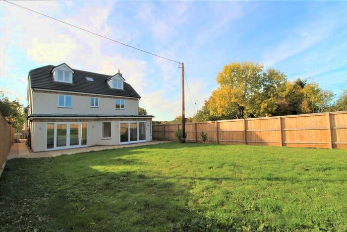 4 Bedroom Detached House For Sale In Redhills, Broad Town, SN4