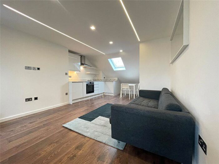 1 Bedroom Apartment To Rent In Kings Road, Willesden, NW10
