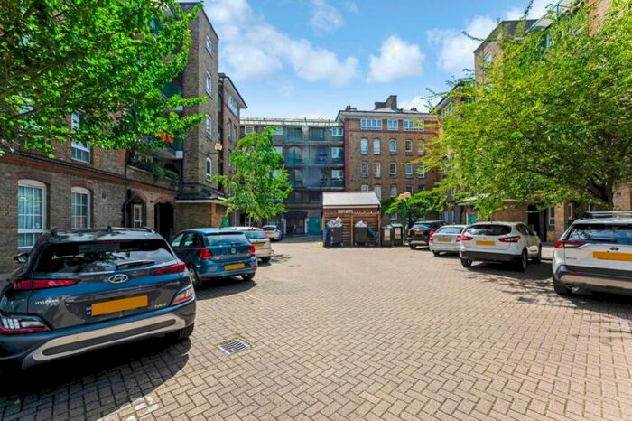 2 Bedroom Flat To Rent In Swan Road, SE16