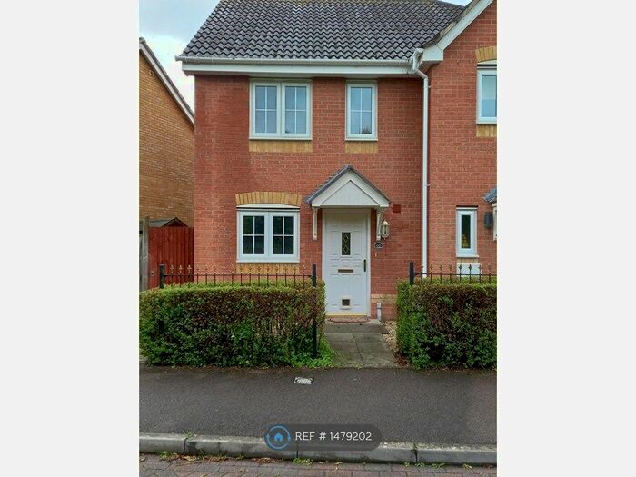 2 Bedroom Semi-Detached House To Rent In Stag Drive, Hedge End, Southampton, SO30