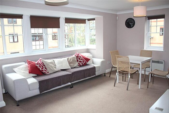 2 Bedroom Apartment To Rent In Maltings Place, Reading, Berkshire, RG1