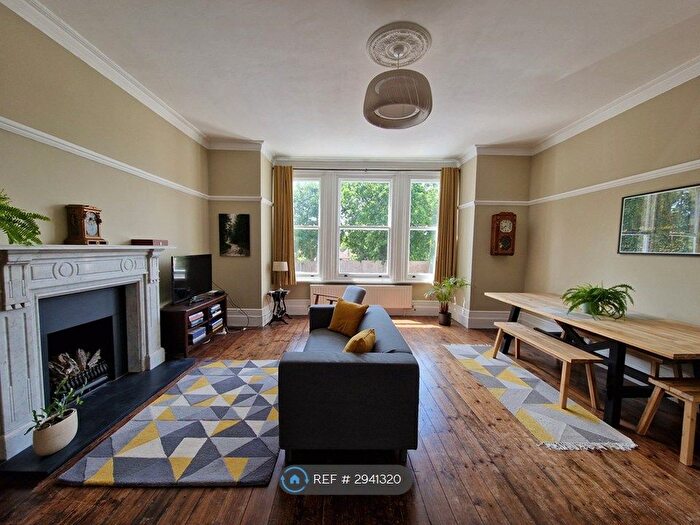 1 Bedroom Flat To Rent In Madeira Avenue, Bromley, BR1
