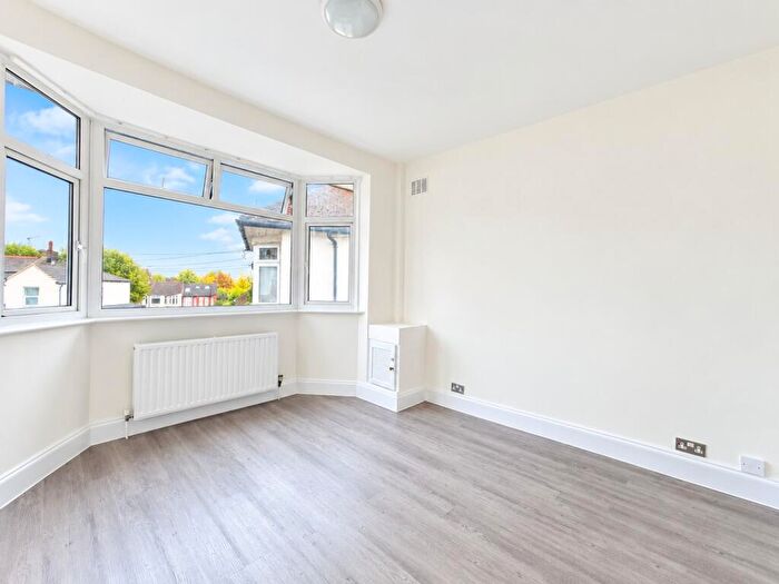 2 Bedroom Flat To Rent In Speyside, N14