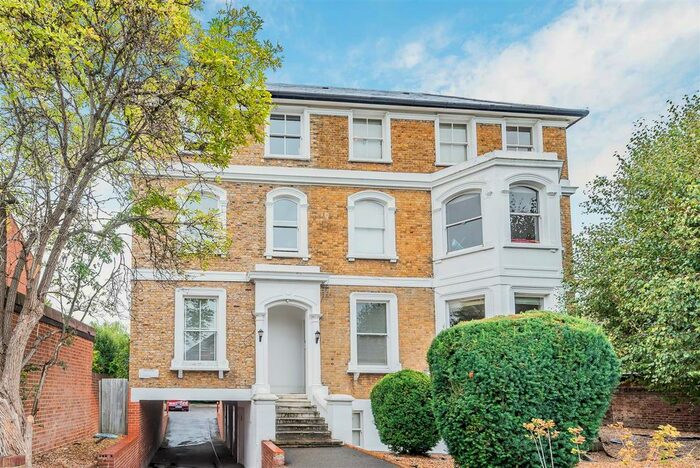 Studio To Rent In Berrylands, Surbiton, KT5