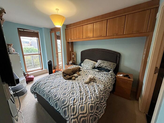 2 Bedroom Apartment To Rent In Admiral Court Leeds, LS10