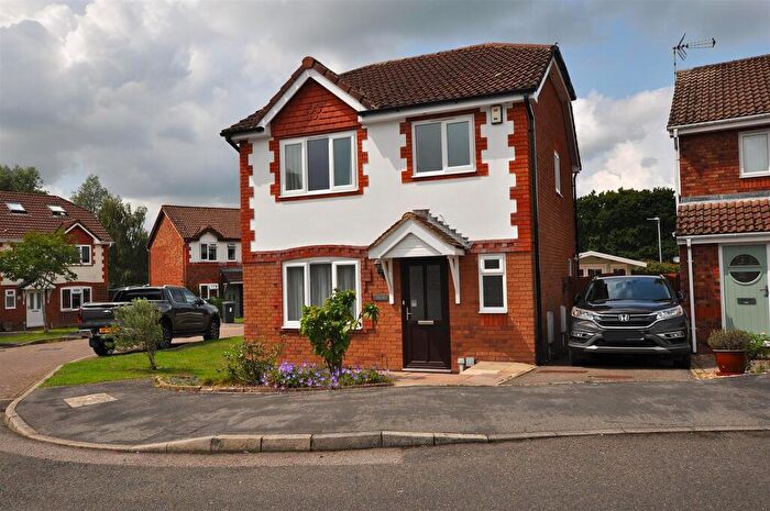 3 Bedroom House To Rent In St. Mellion Close, Hailsham, BN27