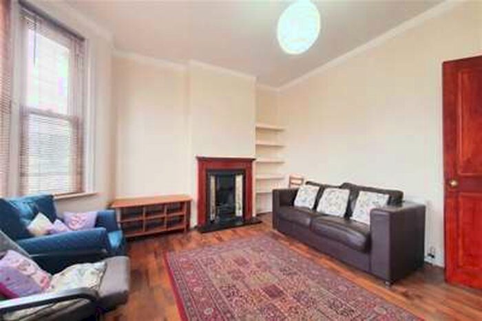 2 Bedroom Flat To Rent In Wallwood Road, Upper Leytonstone, E11