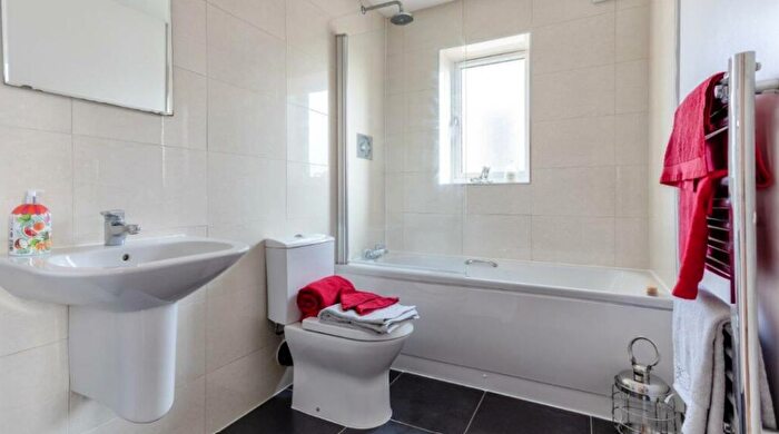 2 Bedroom Apartment To Rent In Coulsdon Road, Caterham, CR3