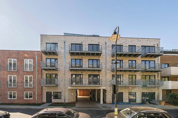 2 Bedroom Flat For Sale In Warwick Road, Ealing, W5